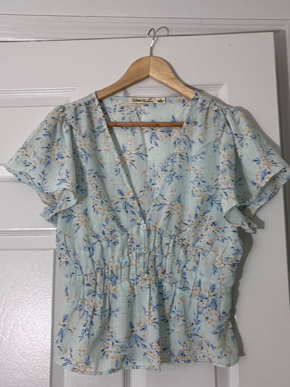 Liberty Love Women’s Light Blue Floral Button Front Peplum Top